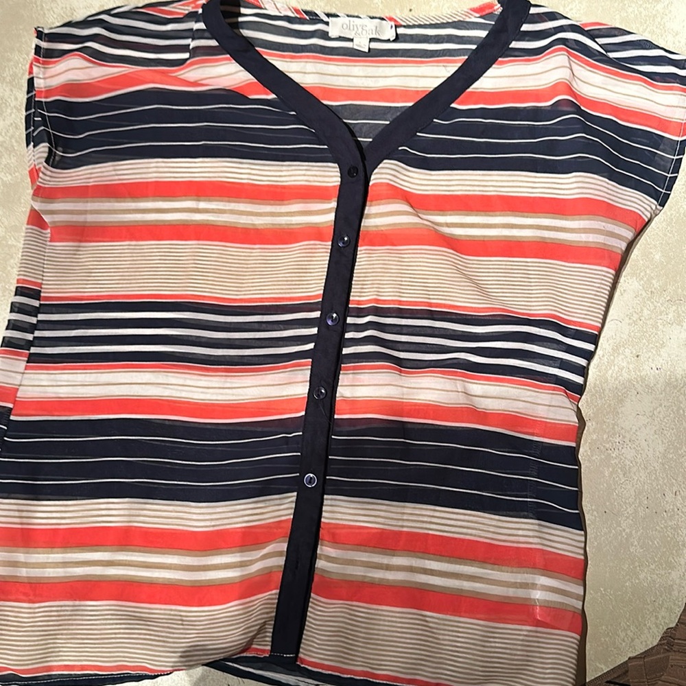 Olive &Oak Coral and navy sleeveless blouse